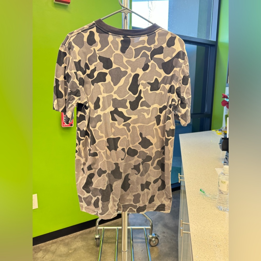 Men’s adidas t-shirt.